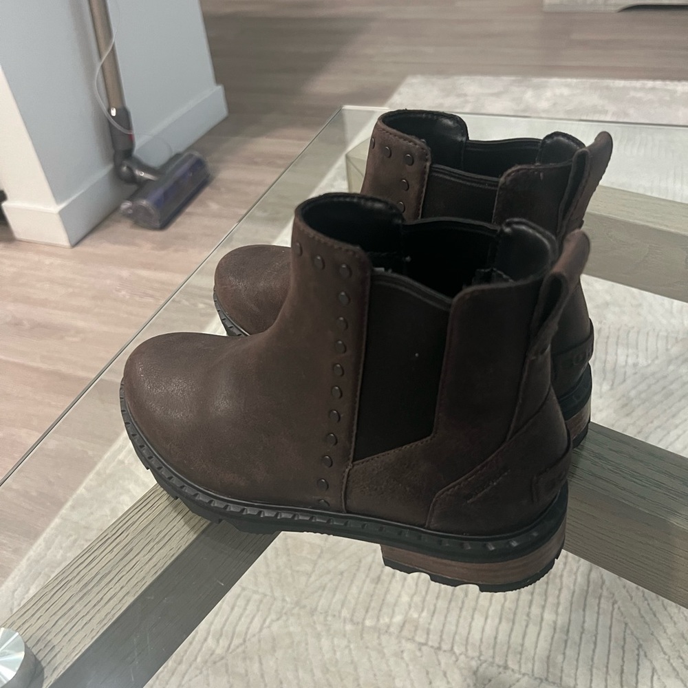 Sorel women’s Lennox Chelsea studded boots